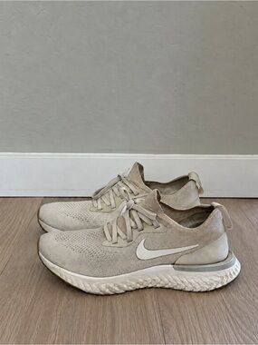 NIKE Running Shoes Flyknit Epic Sneaker Size 8 White Cream